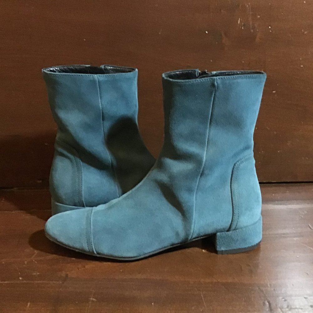 Teal Italian booty
